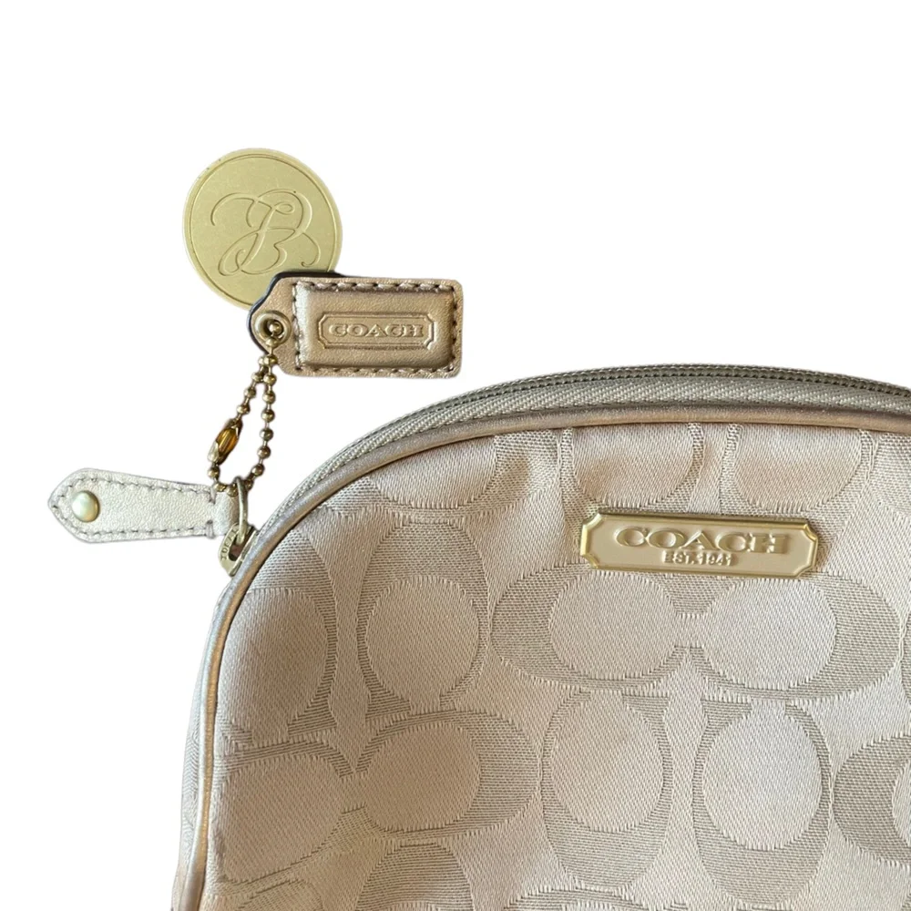 Coach clutch/wallet - Picture 2 of 4